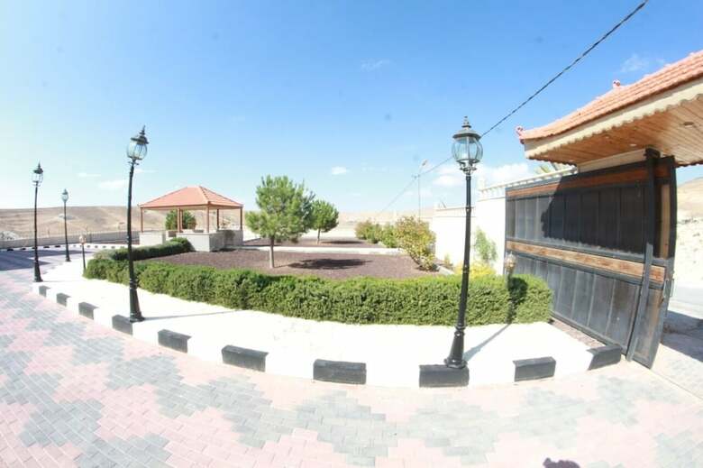 Bed & Breakfast Deluxe Villa Guest House