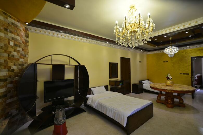 Bed & Breakfast Deluxe Villa Guest House