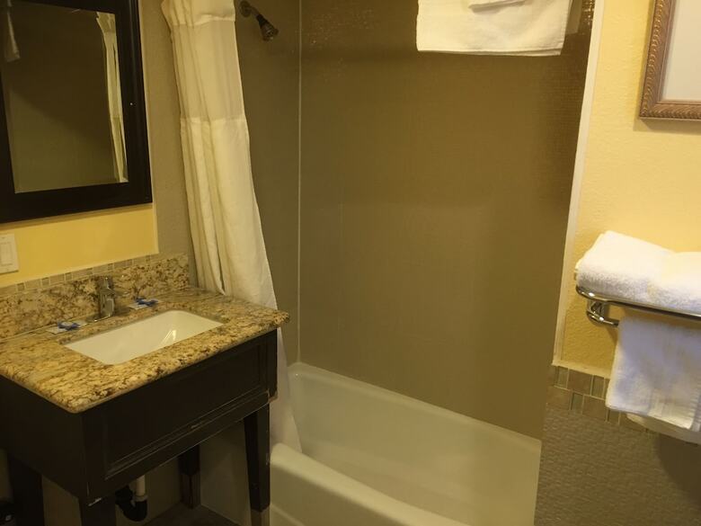 Bayshore Inn Motel