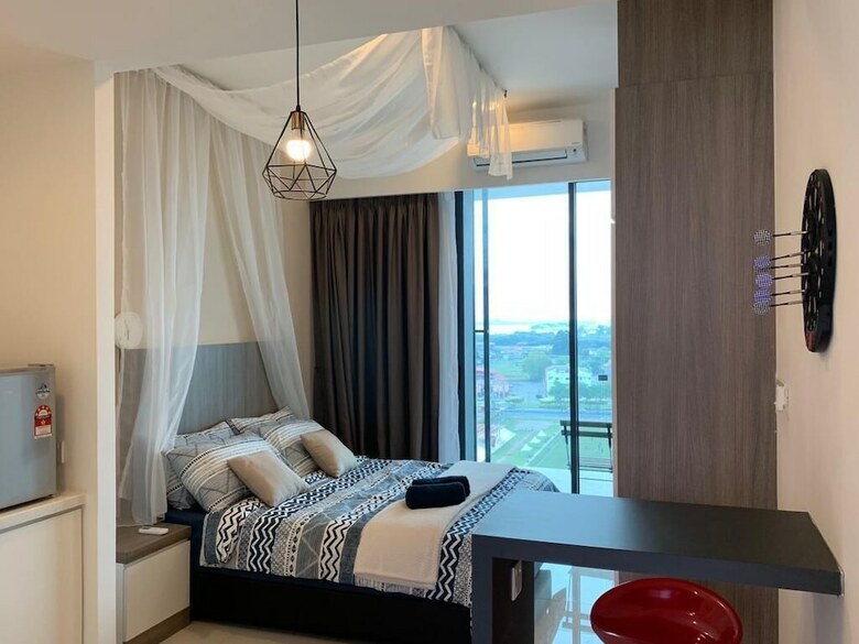 Apartamentos D'wharf Residence @ Pd Waterfront Balcony View By Airplan