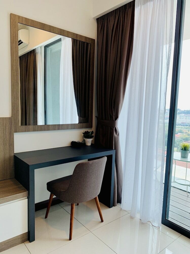 Apartamentos D'wharf Residence @ Pd Waterfront Balcony View By Airplan