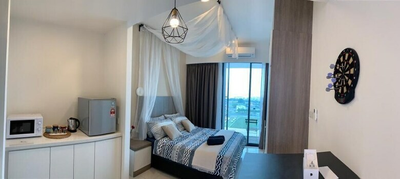 Apartamentos D'wharf Residence @ Pd Waterfront Balcony View By Airplan