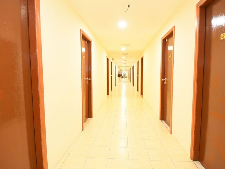 Oyo 89627 Hotel Sarina