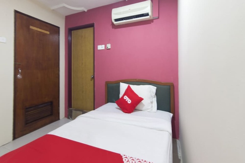Oyo 89463 Sp Hotel