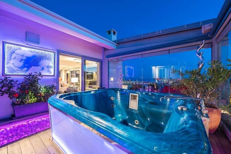 Apartamentos Sea View Apt With Jacuzzi- Sauna