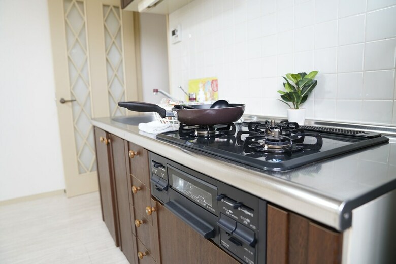 Metro Daikoku Apartment