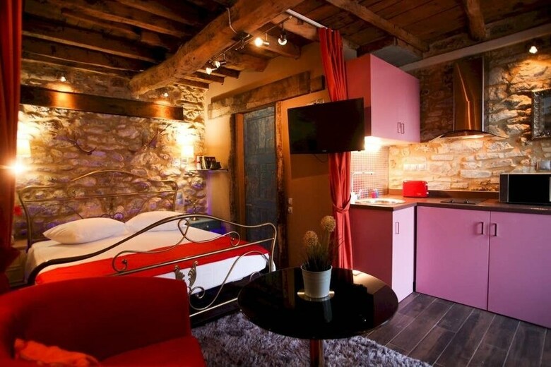 Apartamentos Antique Luxury Groundfloor Suite