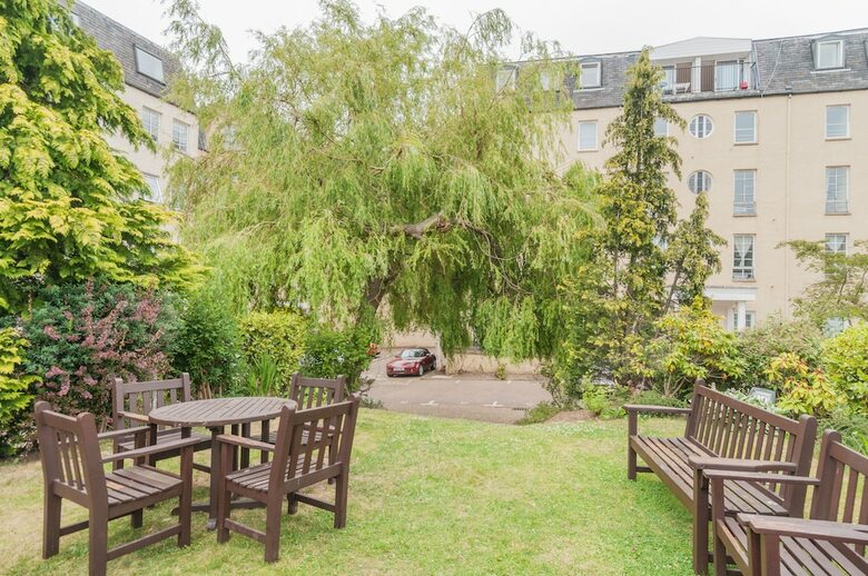 Apartamentos Stunning 2 Bed Near Haymarket With Pool