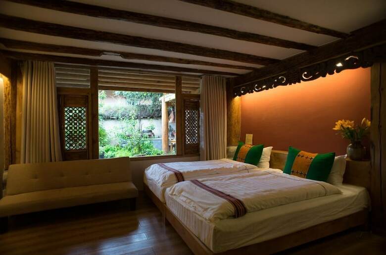 Tibetan-style Courtyard Hotel