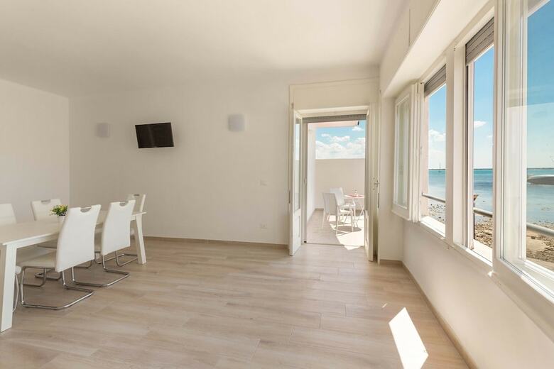 Viva Seaview Apartments