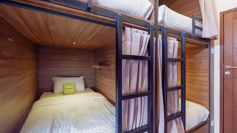 Hostal Fello Bnb Hostel Kuta - Adults Only