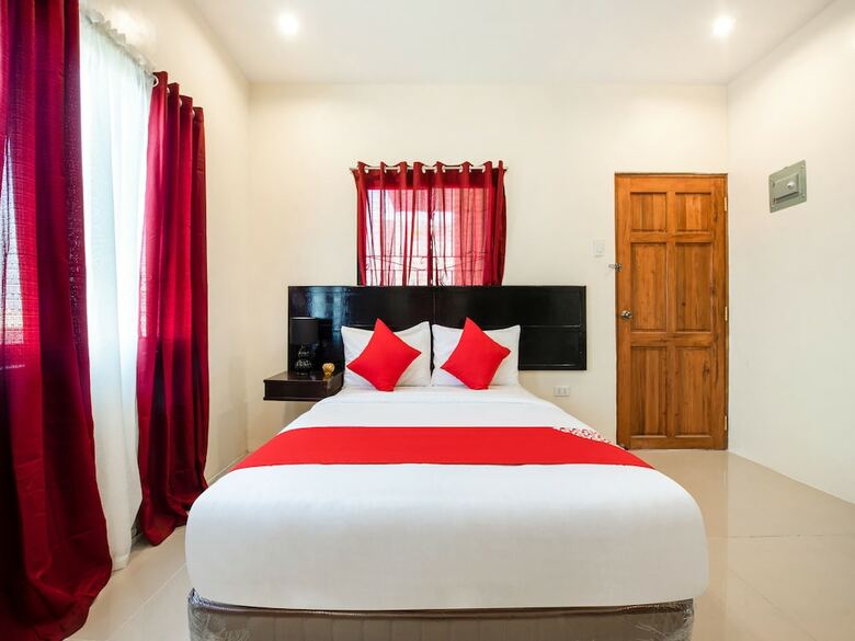 Hotel Oyo 490 V-cat Apartelle
