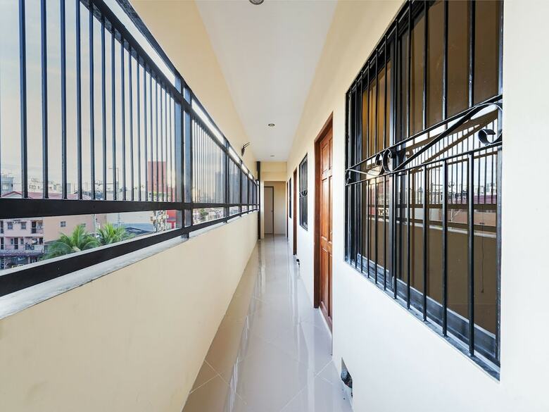 Hotel Oyo 490 V-cat Apartelle