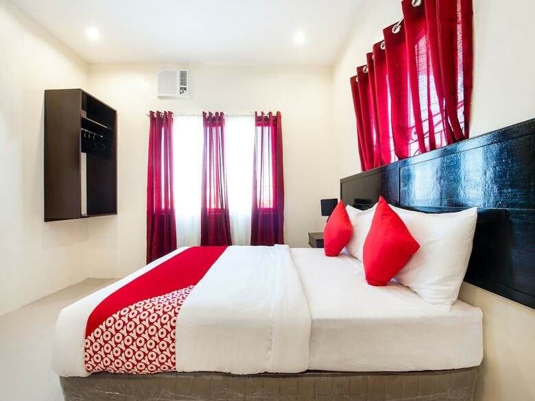 Hotel Oyo 490 V-cat Apartelle