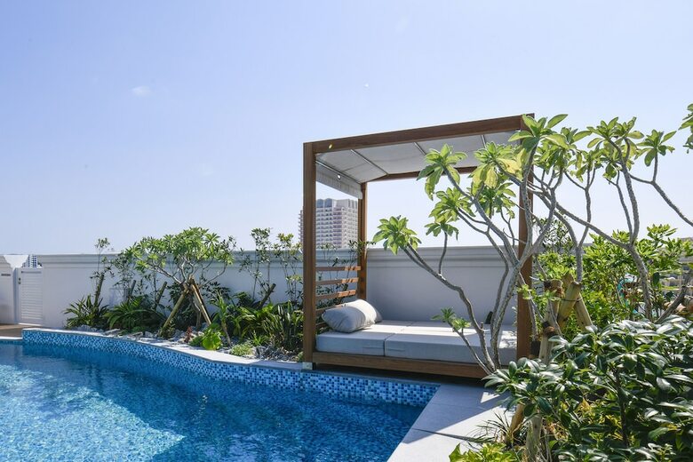Hotel Lequ Okinawa Chatan Spa & Resort