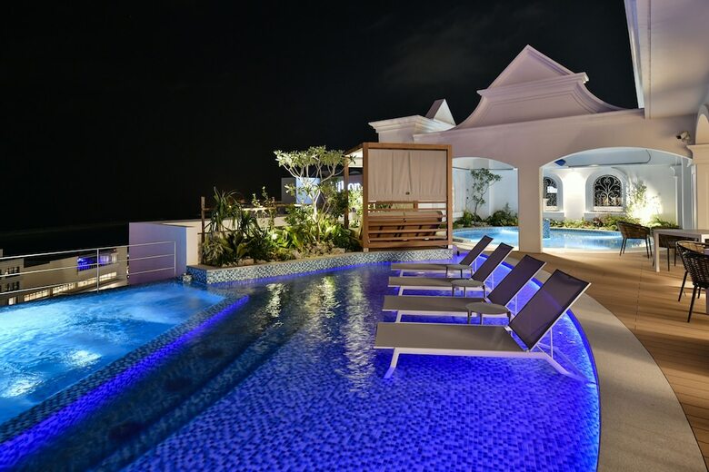 Hotel Lequ Okinawa Chatan Spa & Resort
