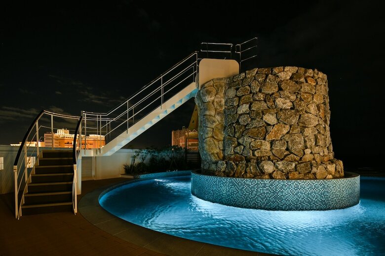 Hotel Lequ Okinawa Chatan Spa & Resort
