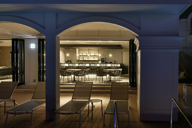 Hotel Lequ Okinawa Chatan Spa & Resort