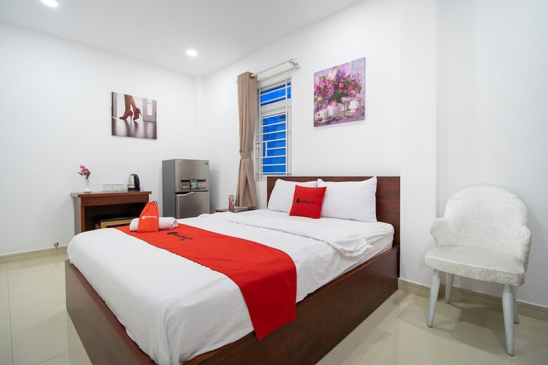 Hotel Reddoorz @ Le Van Sy Street 3