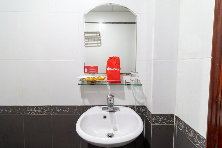 Hotel Reddoorz @ Phan Dang Luu Street