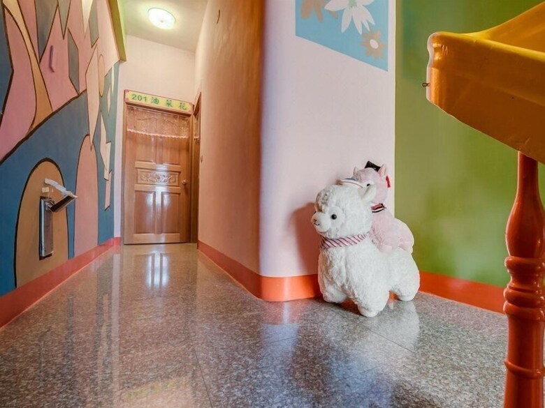 Hotel Crystal House Homestay