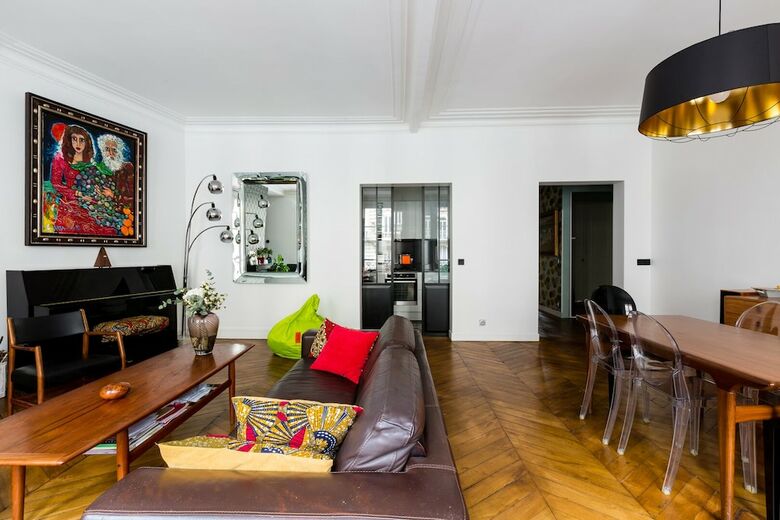 Apartamento Dark Sophistication In The 16th