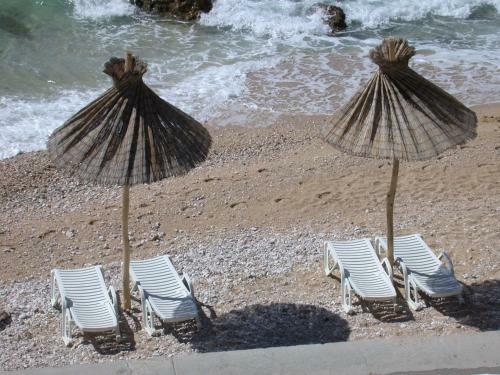 Vis A Vis Apartments