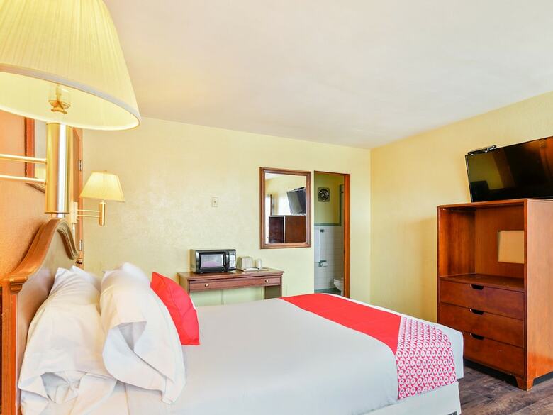 Oyo Hotel Peoria Il I-74