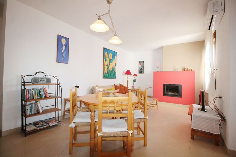 1077 Apartment Paola