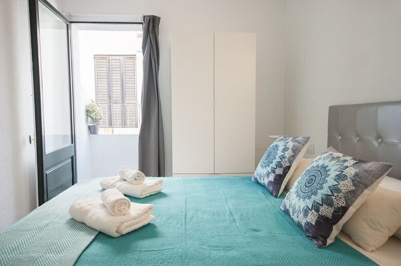 Hotel Lets Holidays Rooms Cadaques