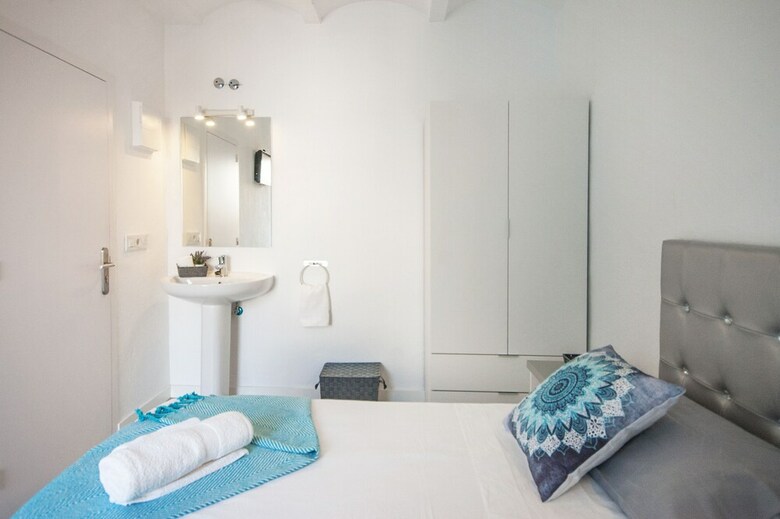 Hotel Lets Holidays Rooms Cadaques