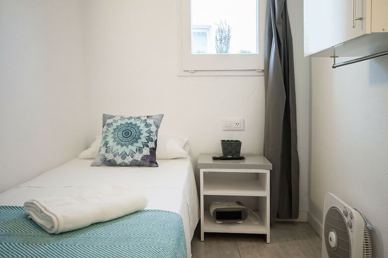 Hotel Lets Holidays Rooms Cadaques