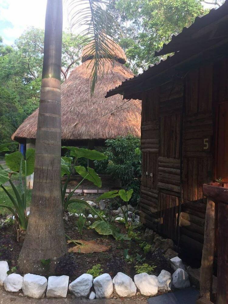 Posada Caba�as Y Casas Del �rbol La Huerta