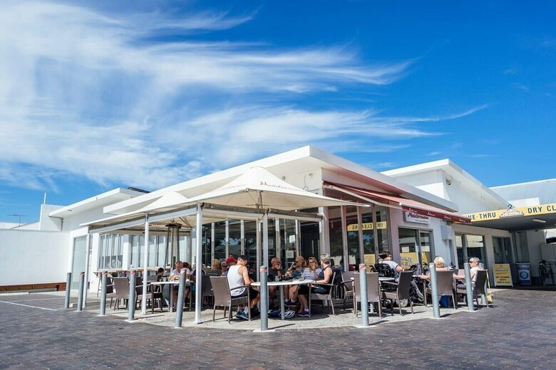 Blackbird At Arlo's - The Heart Of Glenelg - Wifi