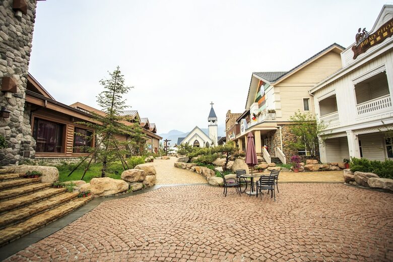 Orenda Teton Hotel