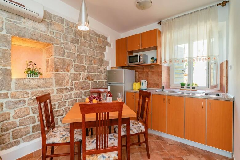 Apartments Bigovo Veljic