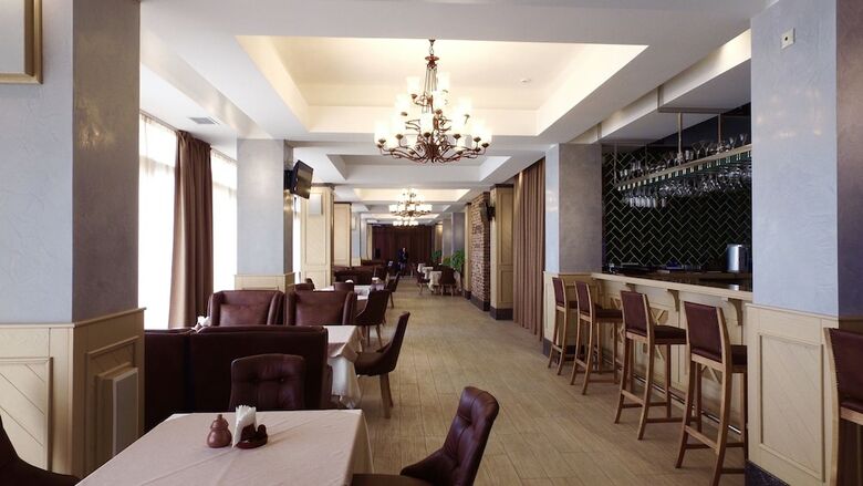 Hotel Golden Hills