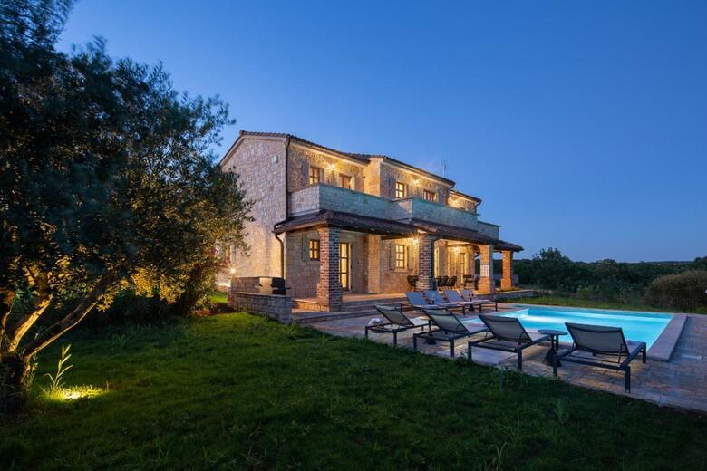 Villas Sv. Antona By Istarski Dvori