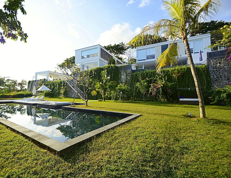 Villa L