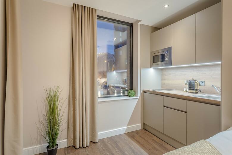 Aparthotel Dwell City Living