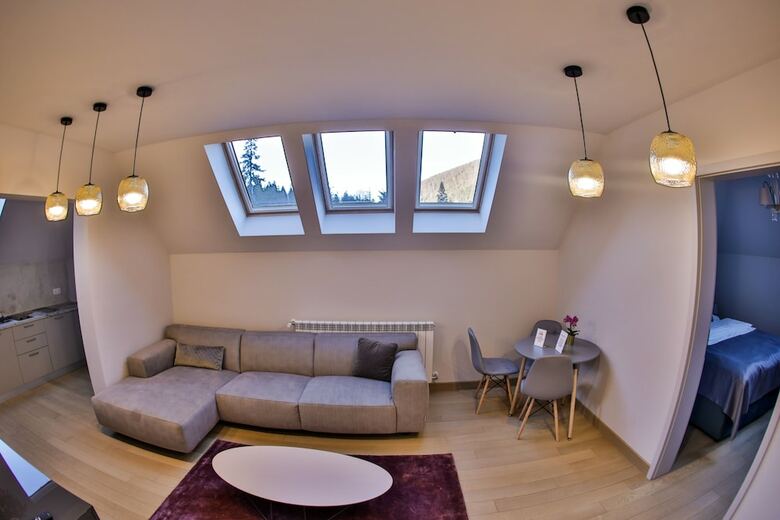 Elexus Apartments
