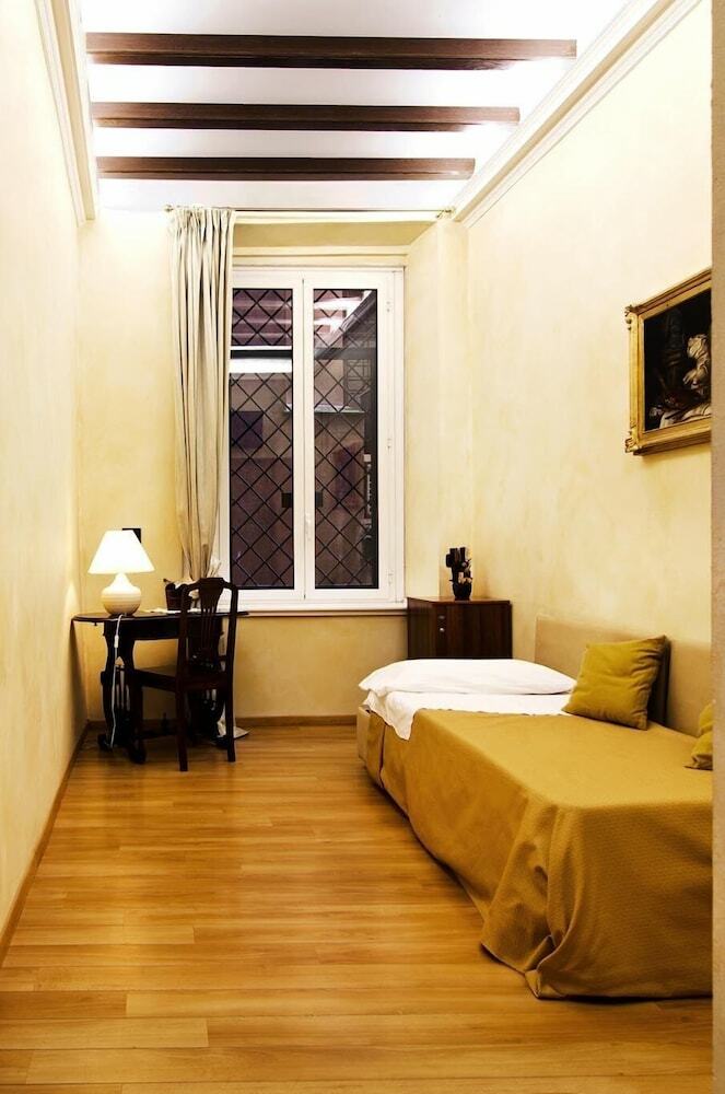 Cenci Bed & Breakfast