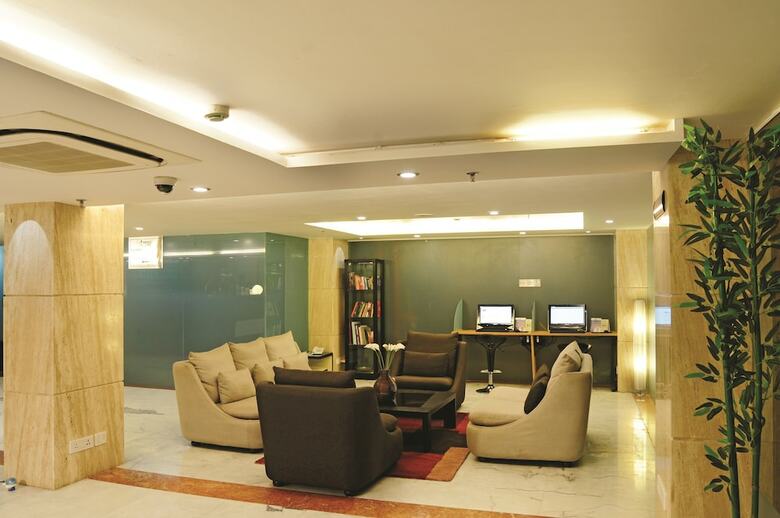 Iris Park Hotel