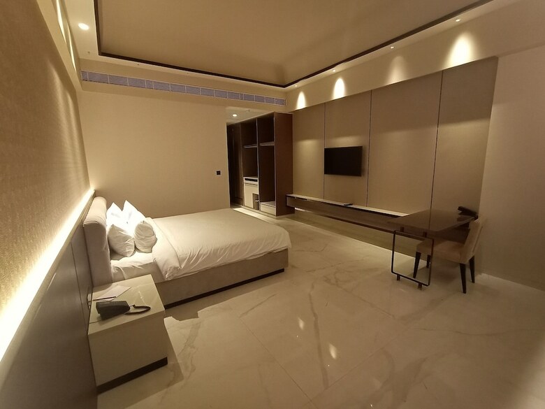 Hotel Seven Eleven Club