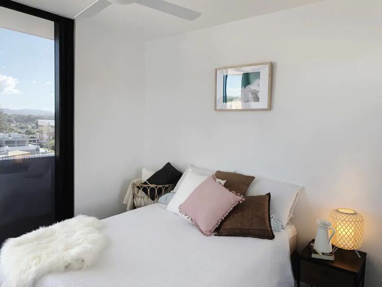 Modern 2 Bedroom Palm Beach Apartment With Ocean Views