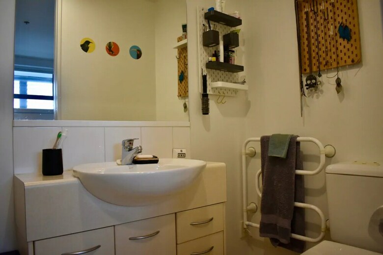 Spacious 1 Bedroom Apartment With City Views