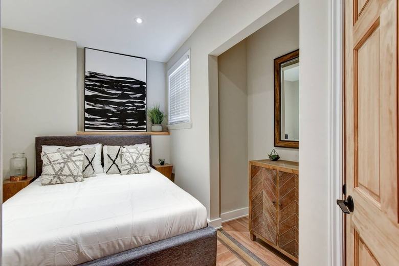 Modern Rustic Urban Oasis In Downtown Toronto