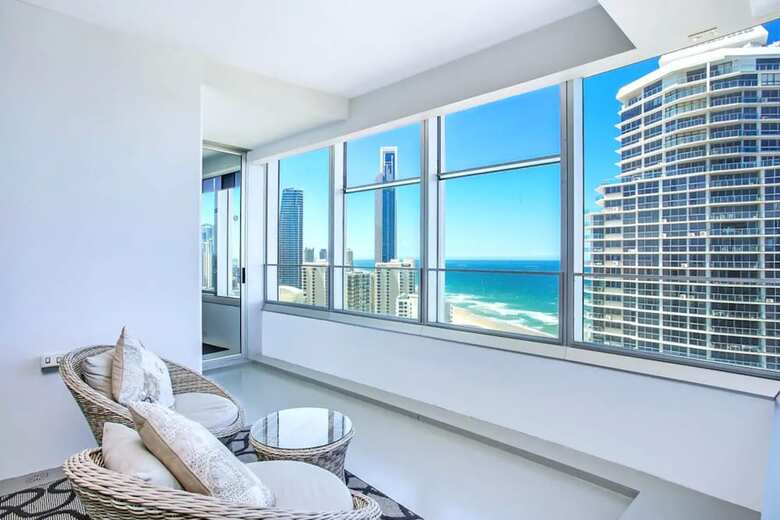 3 Bedroom Apartment With Breathtaking Views In Iconic Q1