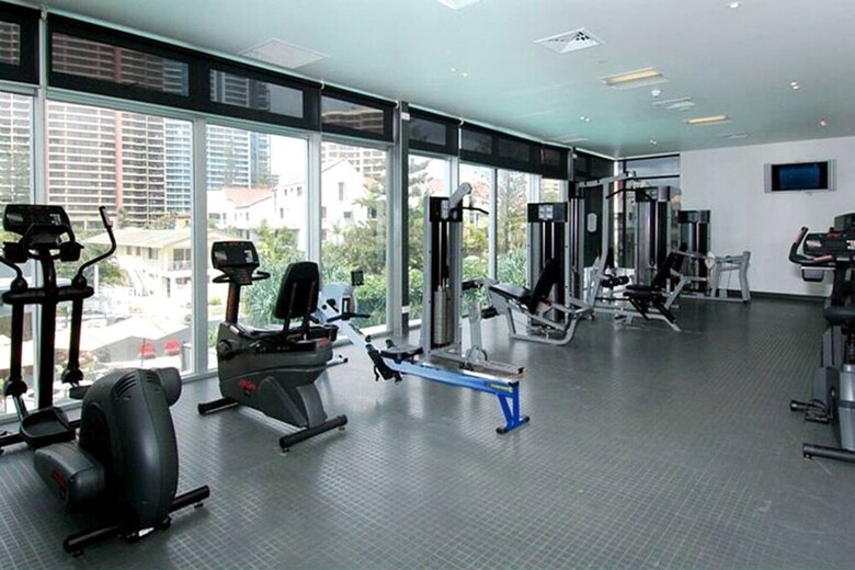 3 Bedroom Apartment With Breathtaking Views In Iconic Q1