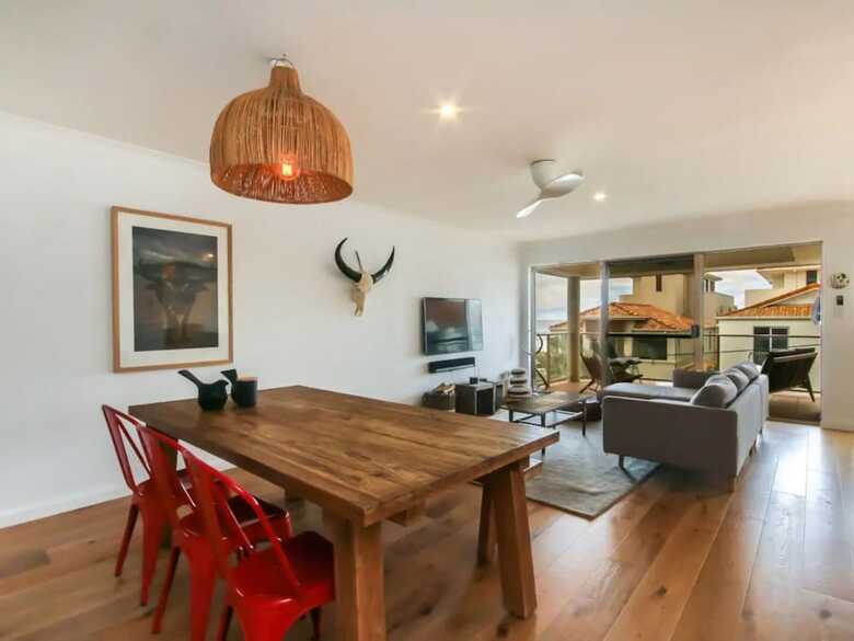 Apartamentos 4 Bedroom Boho Beach Pad By Beach